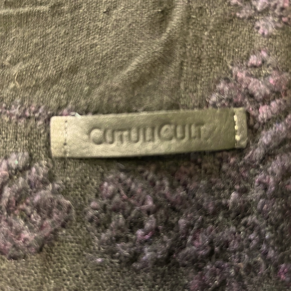 CUTULI CULT. Scarf